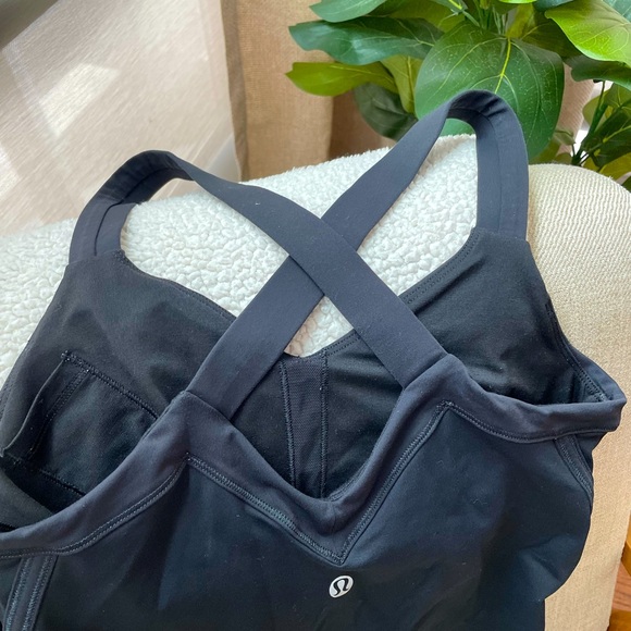 Black lululemon running tank top - Picture 3 of 3